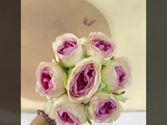 Des roses, des fleurs fausses, des vases à fleurs, des fleurs à main, des photos de la Saint-Valentin, des bouquets de fleurs.