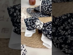 Un petit ruban à fleurs japonais, frais, à double face.