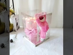 Pour la saison des diplômes, j'ai donné à mes camarades et professeurs des poupées d'ours à la fraise, des bouquets de roses, Qixi