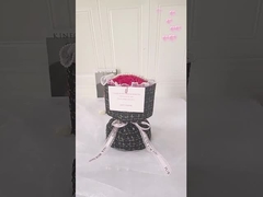 Cadeaux pour la Journée internationale de la femme, la fête des mères, bouquets d'anniversaire, savon, œillets et roses pour