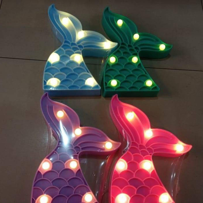 Un bon prix. Hauts de forme classiques de gâteau de joyeux anniversaire d'articles de décoration de fête de Noël en ligne