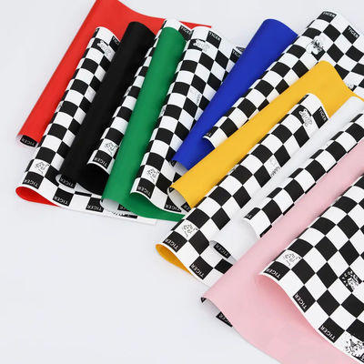 acheter Un côté de papier d'emballage de fleurs à motif à carreaux papier d'emballage de cadeau en plastique fabrication en ligne