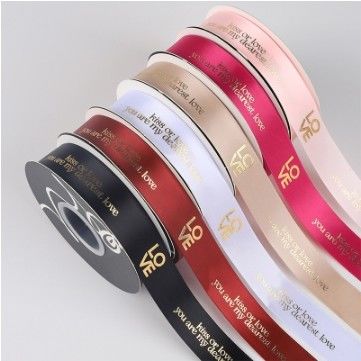 Un bon prix. Ruban de polyester anglais Emballage de fleurs Ruban pour bricolage Décoration de bouquet 2,5 cm Love Gold Stamping en ligne