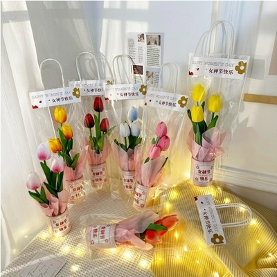 Un bon prix. Simulation PU Tulipe Hug Bucket Cute Wool Flower Hug Bénédiction Cadeau Créatif Festival Cadeau de Fête en gros en ligne