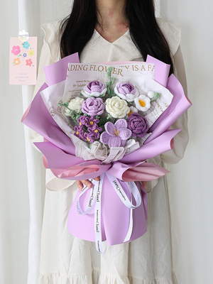 Un bon prix. Bouquet de fleurs en fil tricoté à la main - cadeau floral en crochet de couleur macaron pour petite amie et bête en ligne