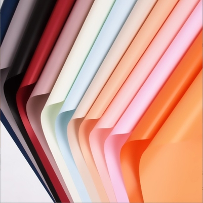 acheter Un papier populaire de couleur solide avec un petit papier d'emballage rond de bouquet, art floral de fleuriste, emballage de fleurs fraîches et papier d'emballage de fleurs. online manufacture