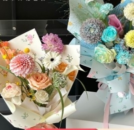 Un bon prix. Papier d'emballage imperméable à texture florale colorée, tendance et durable en ligne