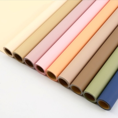acheter Rouleau de brouillard matinal de style coréen, papier à couleur solide, film mat avec sensation de peau, papier d'emballage à fleurs étanche, papier d'emballage à fleurs en gros online manufacture