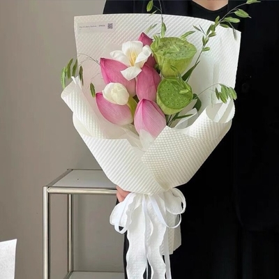 acheter 3D Artistique en relief imperméable à l'eau Art de la fleur de papier Kraft Packaging cadeau décoratif Floriste papier d'emballage pour les bouquets Emballage en de nombreuses couleurs online manufacture