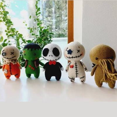 acheter Nouveauté 10 cm jouets en peluche crochetés faits à la main mignons mini Halloween Noël poupées tricotées Tissu de coton PP coton pour la fête fabrication en ligne