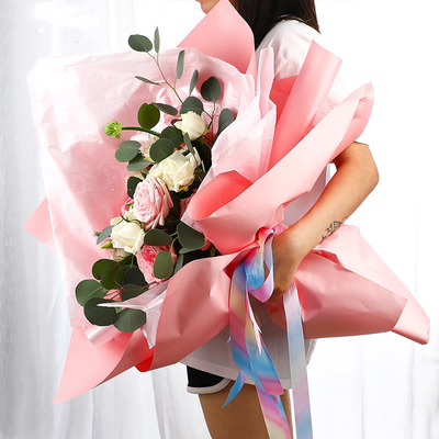 Bon prix Papier d'emballage imprimé par mode 58*58cm de fleur de CMYK beaucoup de conceptions en ligne