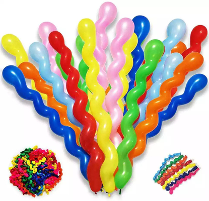 Un bon prix. Le long ballon 8 de latex a formé pour la décoration de partie en ligne