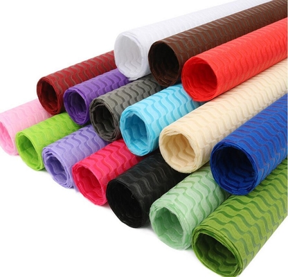 Un bon prix. Papier de couleur A4 150 g pour l'impression et la copie en ligne
