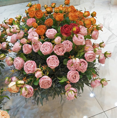Un bon prix. Bouquets artificiels de bouquet de jet de reine rose pour des décorations à la maison en ligne