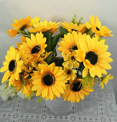 Un bon prix. Tournesol décoratif en plastique Tournesol de décoration artificielle en ligne