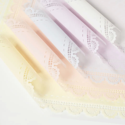 Un bon prix. Papeterie d'emballage floral à bord de dentelle en plastique en ligne