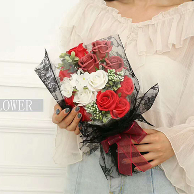 Un bon prix. Fleur artificielle décorative imperméable à l'eau pour les arrangements floraux de mariage en ligne