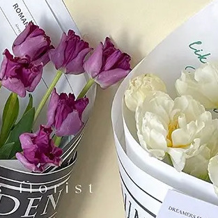 Un bon prix. Décoration de fleurs en plastique adhésif doux pour mariage pour des événements spéciaux en ligne