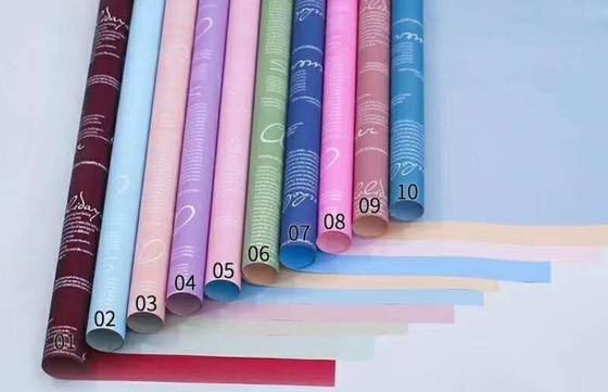 Un bon prix. Des rouleaux de tulle polyvalents tricotés et tapissés en ligne