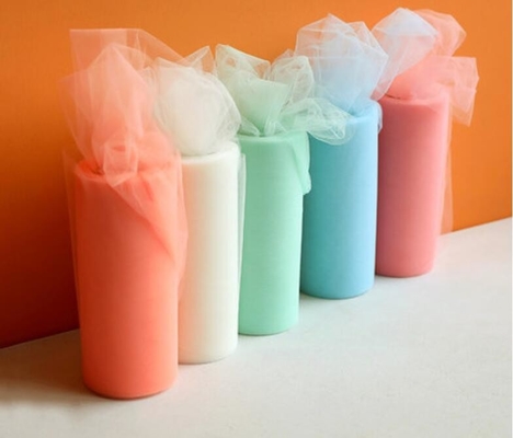 Un bon prix. Fabrique en rouleau d'organza multicolore avec des instructions de soin Laver à la main ou à sec en ligne