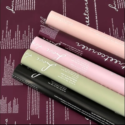 Bon prix Papier d'emballage de fleurs opaque de couleur personnalisé pour emballage cadeau étanche en ligne