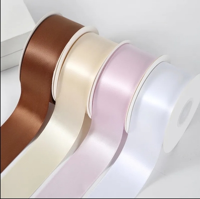 Un bon prix. Polyester 4 cm Ruban satiné de couleur solide 196 couleurs à choisir en ligne