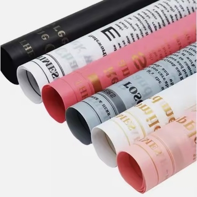 Un bon prix. Lettres anglaises Logo de marque imprimé Papier tissé personnalisé Personnaliser le motif Texte Fleur Paquet de papier Gift Wrapping Paper en ligne