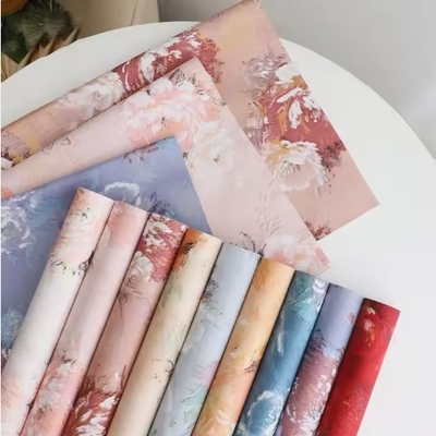 Un bon prix. Papier d'emballage de bouquet de fleurs de style coréen avec motif de peinture à l'huile de rose vintage 58 * 58 cm pâte mélangée en ligne