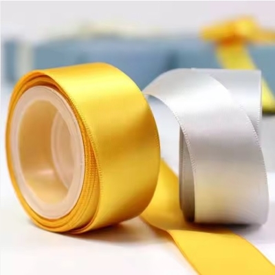 Un bon prix. Double face personnalisé ruban satiné 6mm haute lumière pour la décoration cadeau de la Saint-Valentin en ligne