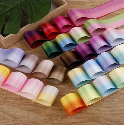 Un bon prix. Polyester-coton imprimé ruban de cheveux arcs de matériau pour l'emballage de cadeaux et les accessoires floraux en ligne