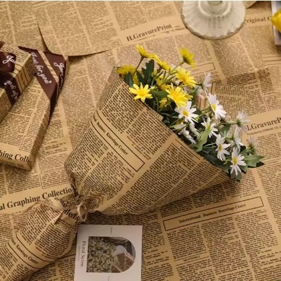 Bon prix Papier d'emballage à l'épreuve de l'eau, papier kraft, papier de journaux, conception en plusieurs couleurs 50g en ligne