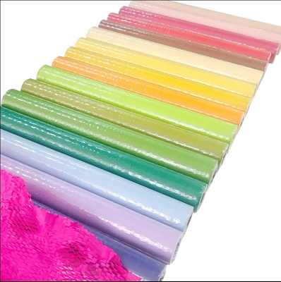 Un bon prix. Rouleau de papier kraft biodégradable en nid de miel coloré pour emballage de fleurs personnalisé en ligne