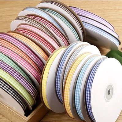 Un bon prix. Réseau de tartan coloré personnalisé Gingham Polyester tissé ruban de tache en plaqué pour l'emballage de cadeaux Décoration en gros en ligne