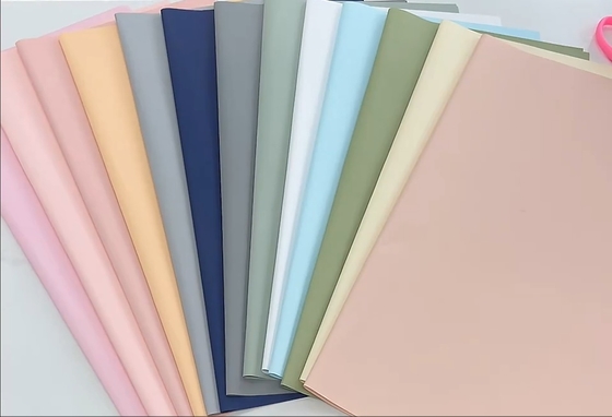 Bon prix Papier de fleurs en plastique opaque coréen épaissi 57cm*57cm ±5% Personnalisé pour la mode Sinowrap en ligne