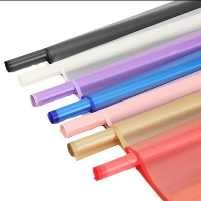 Bon prix 2024 Plastique coréen imperméable à l'eau Bouquet de fleurs papier d'emballage Taille 20X20X5 Cm en ligne