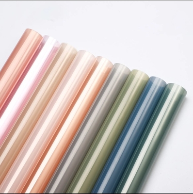 Bon prix Papier en verre coloré à haute transparence pour Noël, papier d' enveloppe de fleurs étanche avec revêtement en ligne
