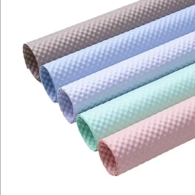 Un bon prix. 2024 Vente à chaud 3D en relief papier d'emballage de bouquet Floriste fournitures papier d'emballage imperméable pour les fleurs fraîches en gros en ligne