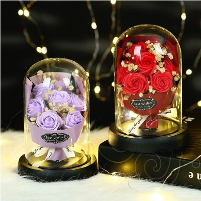 Un bon prix. Cadeau de la Saint Valentin pour la petite amie savon créatif pratique rose vitrail couverture ornementation avancée fleur immortelle fille d'anniversaire en ligne