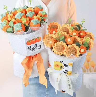 Un bon prix. Bouquet de tournesol tricoté fait à la main, cadeau d'anniversaire pour la petite amie / la bête, cadeau de fin d'année créatif en ligne
