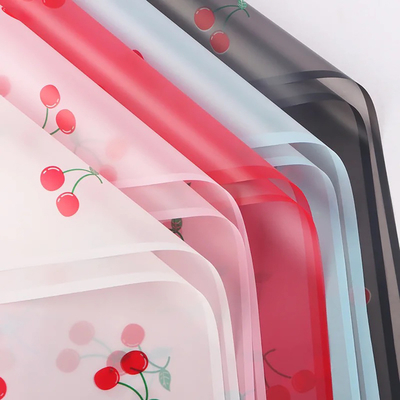 Un bon prix. Couleur personnalisée Lizhiran fleur de cerisier Matte papier d'emballage imperméable aux fleurs 60*30*3cm Taille d'emballage pour l'arrangement des fleurs en ligne
