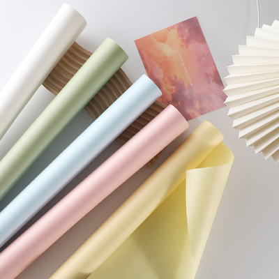 Un bon prix. Nouvelle collection papier artisanal Phoenix à couleur solide enveloppement kraft lourd avec une résistance à la traction supérieure pour les arrangements floraux de mariage en ligne