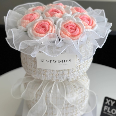 Un bon prix. Bouquets de fleurs de festival fleurs de laine tricotées fleurs éternelles fleurs tricotées roses cadeaux d'anniversaire créatifs bouquets de fleurs pour petite amie et meilleurs amis en ligne
