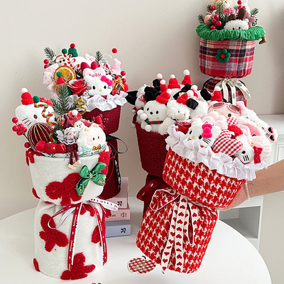 Un bon prix. Une poupée en tissu en peluche de Noël Bouquet fini Cadeau de Noël Cadeau d'anniversaire pour petite amie en ligne