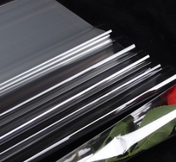 Un bon prix. Papier d'emballage en verre épais, transparent et imperméable à l'eau en ligne