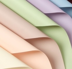 Un bon prix. Papier d'emballage de fleurs imperméable à l'eau de couleur solide en ligne