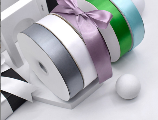Un bon prix. Ruban de polyester encrypté de 3 cm, ruban de fleurs à prix réduit, accessoires de coiffure, ruban de gâteau, emballage et reliure en ligne