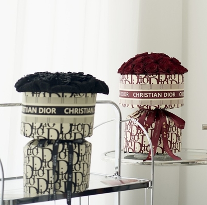 Un bon prix. La nouvelle série de luxe léger populaire de papier Hera, matériaux d'emballage de fleurs, papier d'emballage de bouquet de rose cadeau, et fournitures de fleuristes en ligne