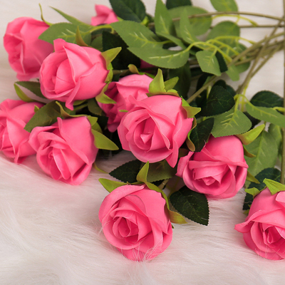 Un bon prix. Rose de montagne de neige artificielle fleur artificielle rouge unique mariage maison décoration de la Saint-Valentin bouquet tactile fleur artificielle en ligne