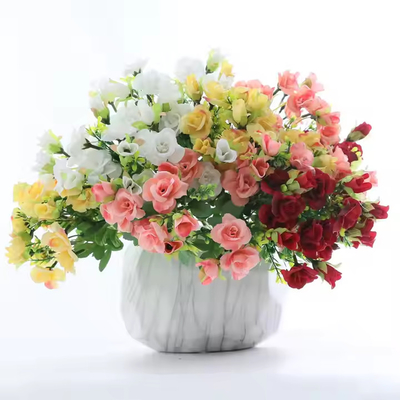 Un bon prix. Décoration de maison de mariage en gros Scène Bouquet de rose Bouquet de fleurs de soie artificielle en ligne