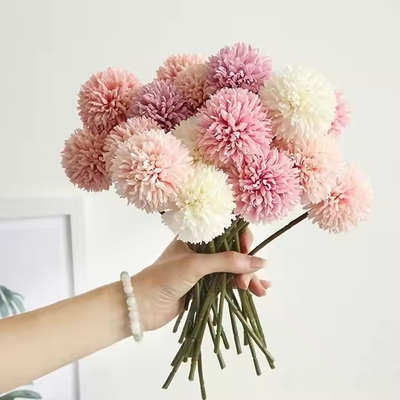 Un bon prix. Vente à chaud artisanale à branche unique de chrysanthème Silk Marigold Ball PingPong Fleurs artificielles en vrac gâteau de mariage décorDIY en ligne
